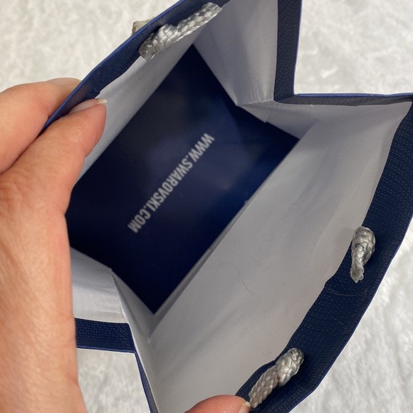 Swarovskis Shopping Bags - Picture 6 of 8